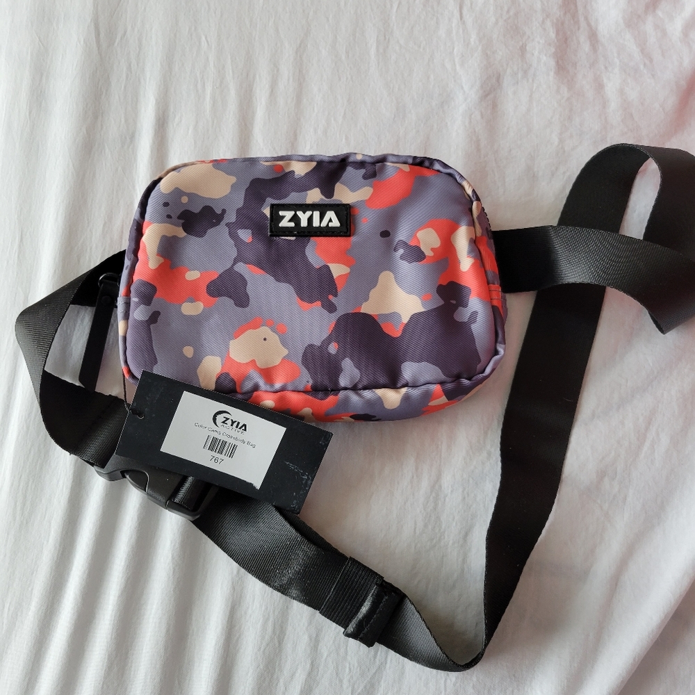 Zyia Camo crossbody bag nwt